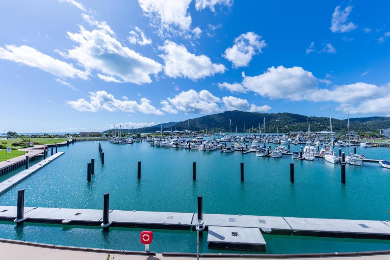 Apartamento Seas The Day At The Marina Airlie Beach Exterior foto